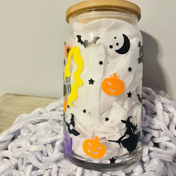 Hocus Pocus Beer Can Glass 16 oz - Picture 4 of 4